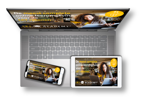 Bovenaanzicht van een geopende laptop met een smartphone en tablet waarop de online leeromgeving van de LKT Academy getoond wordt.